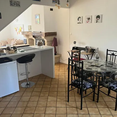 Jolie, Cozy, Confortable Maison De Au Calme A 5min Du Centre De Verdun, Parking Devant La Maison 度假居