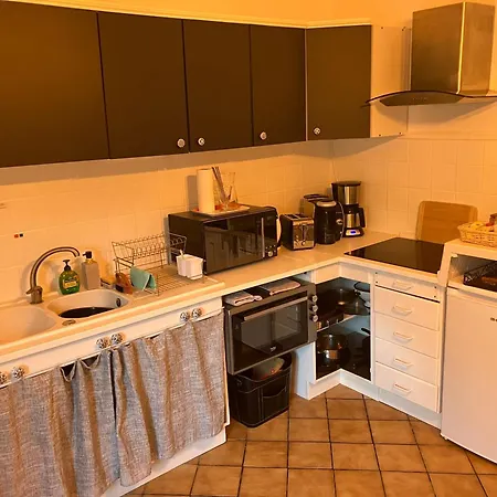 Jolie, Cozy, Confortable Maison De Au Calme A 5min Du Centre De Verdun, Parking Devant La Maison 度假居