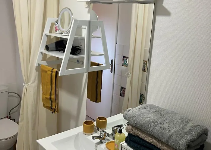 Prázdninový dům Jolie, Cozy, Confortable Maison De Au Calme A 5min Du Centre De Verdun, Parking Devant La Maison *